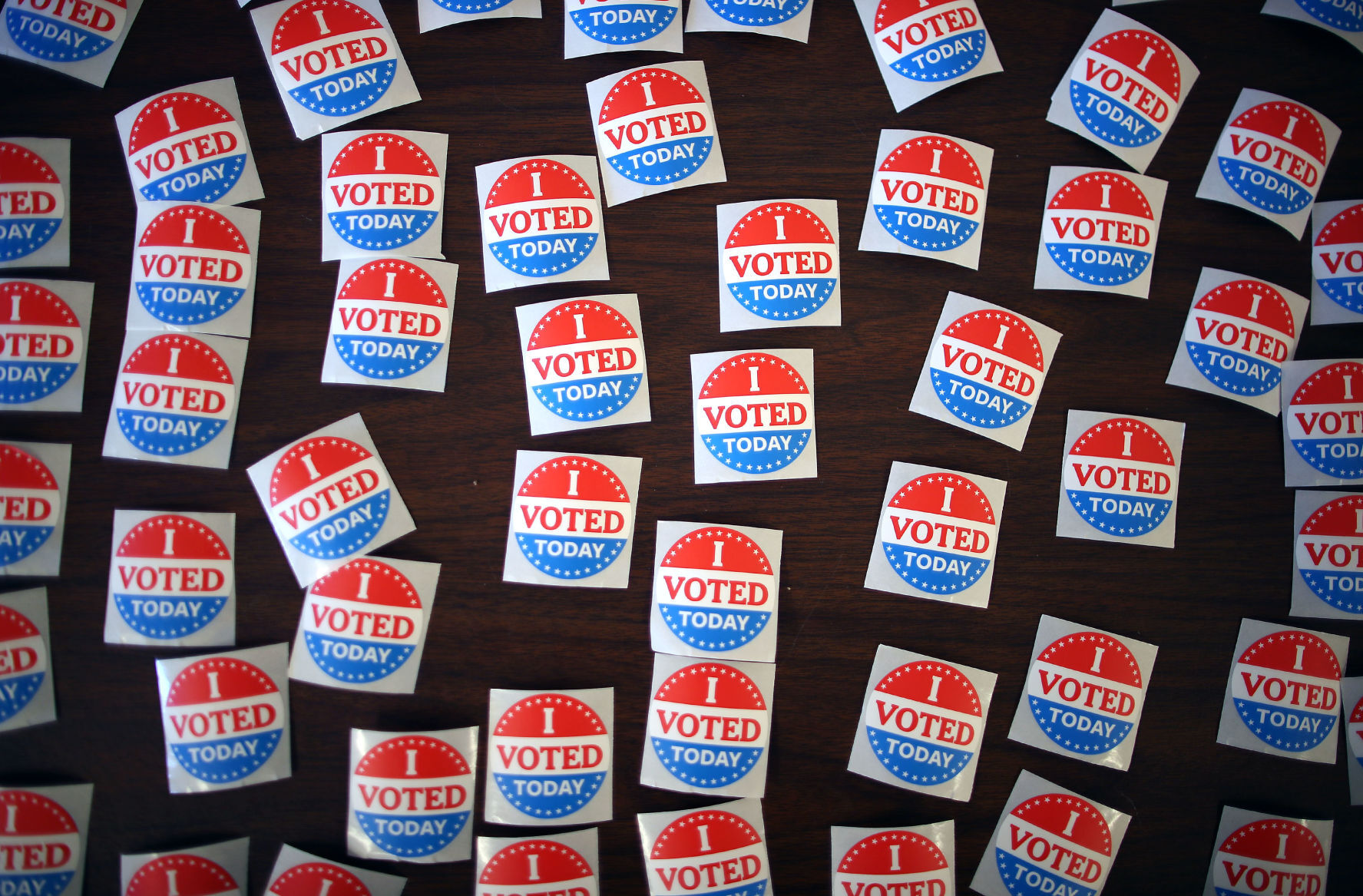 JVG_201103_POLLS15_AW